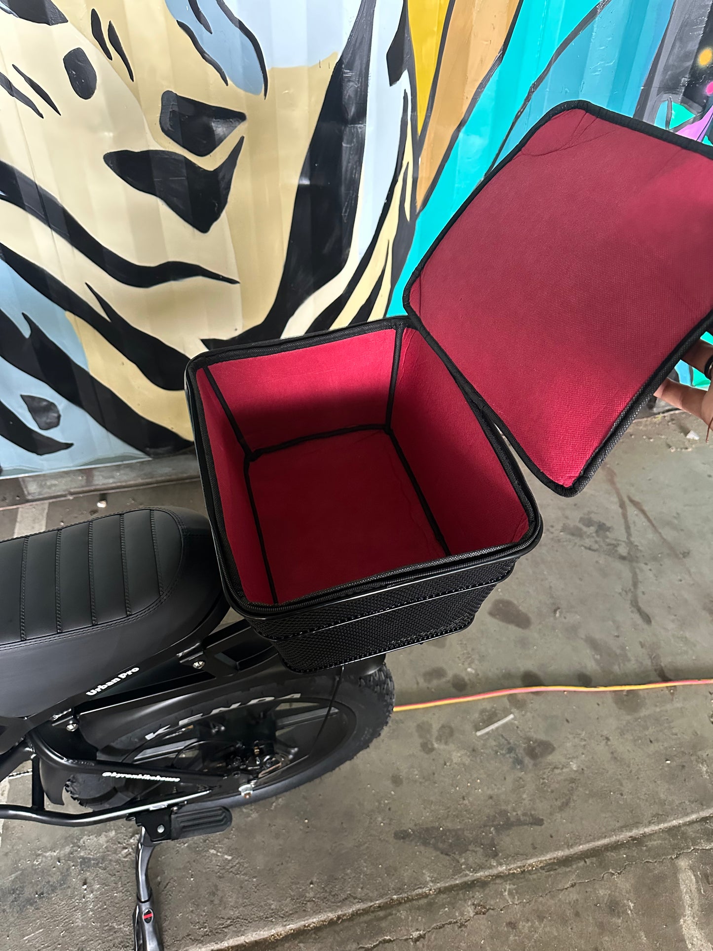 Rear Bike Basket Large Capacity Metal Wire Bicycle Basket with A Zippered Anti-wading Bag
